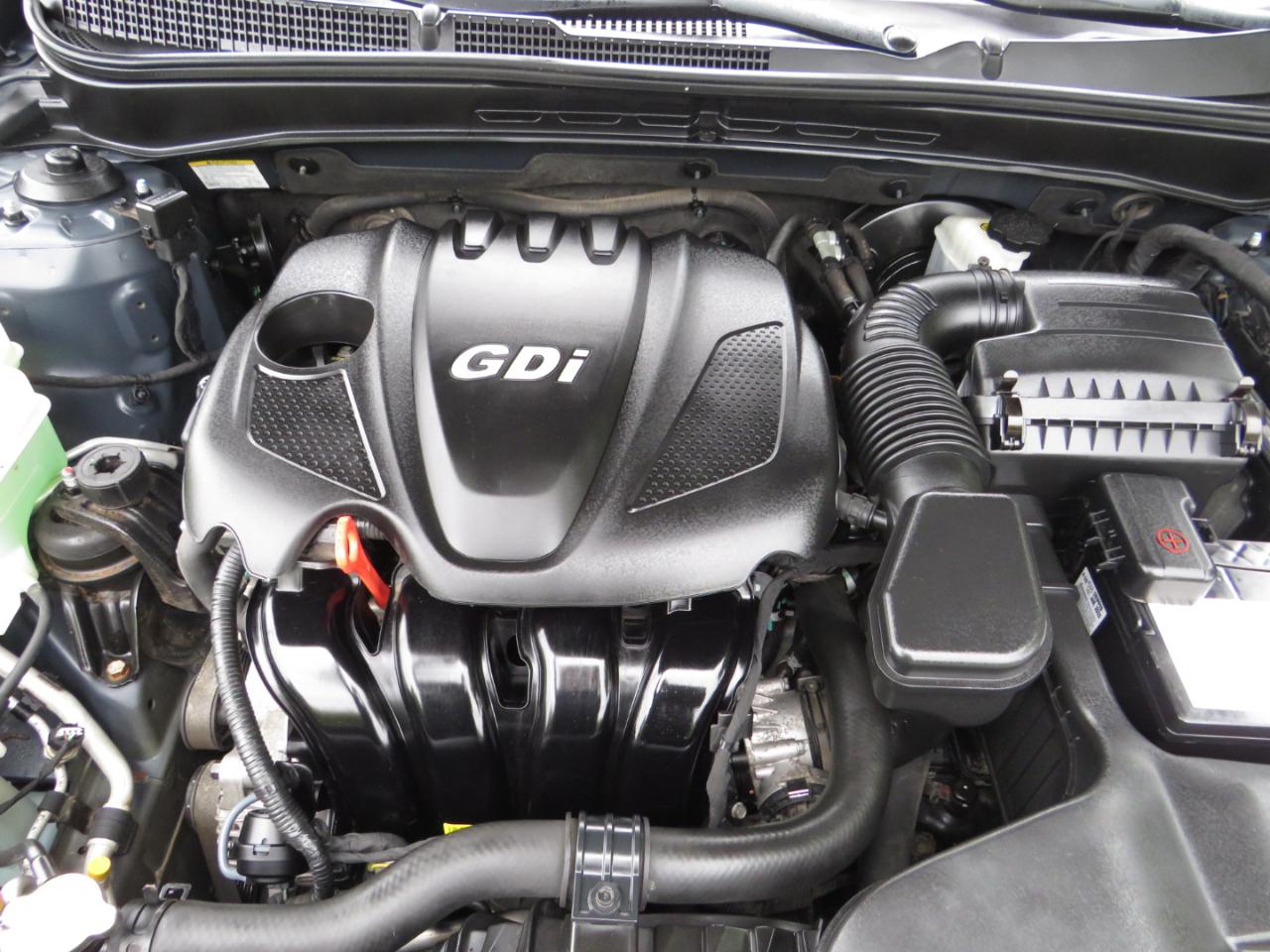 Hyundai Sonata 4dr Sdn 2.4L Auto GLS 2011