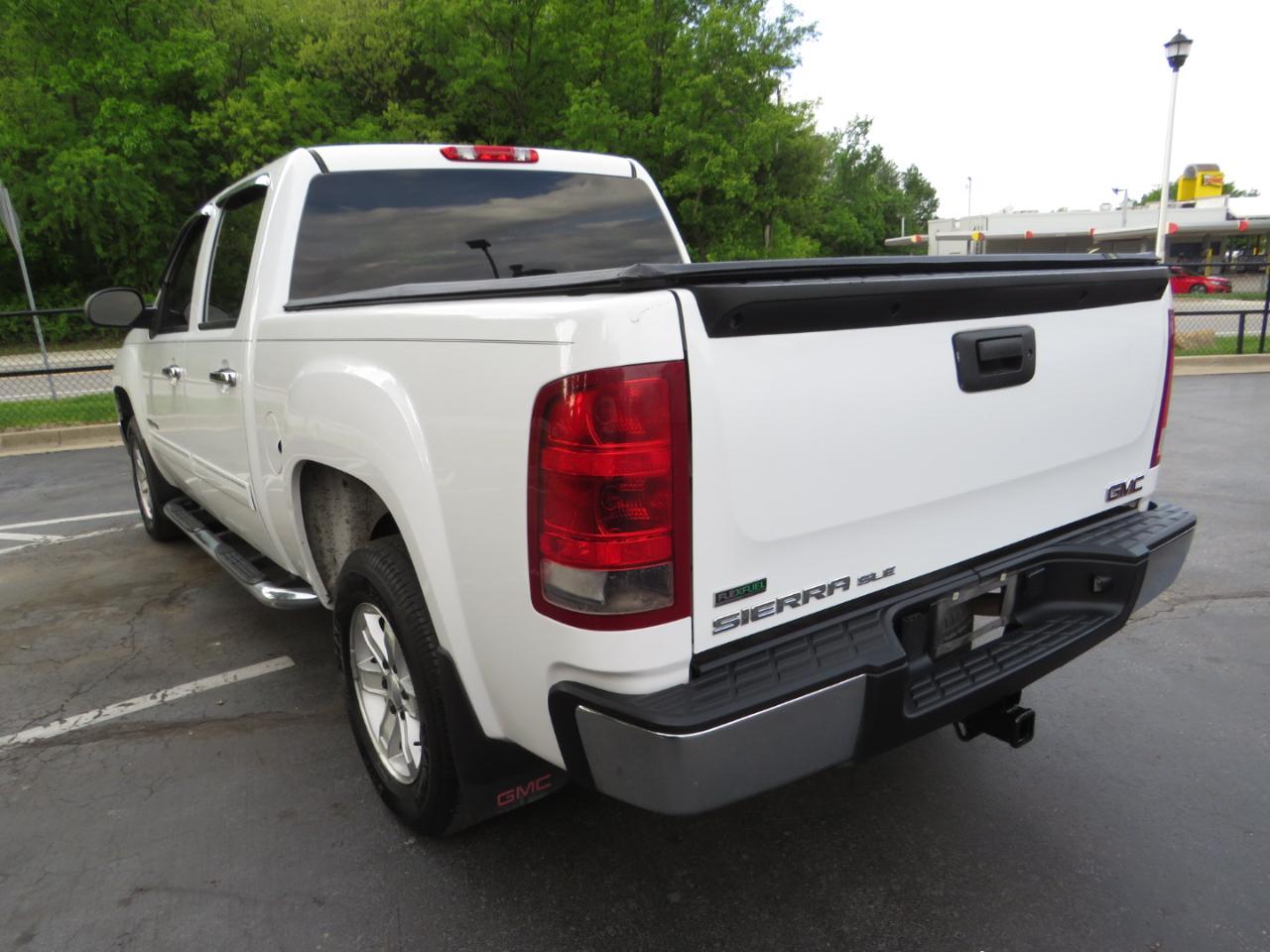 GMC Sierra 1500 2WD Crew Cab 143.5" SLE 2010