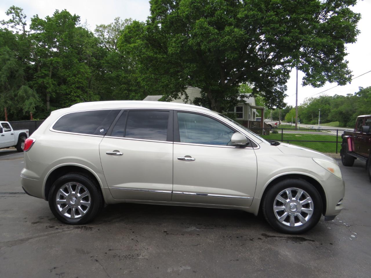 Buick Enclave FWD 4dr Leather 2013
