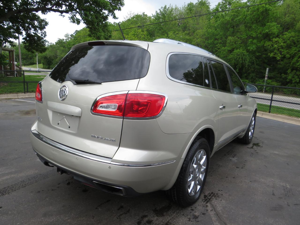 Buick Enclave FWD 4dr Leather 2013