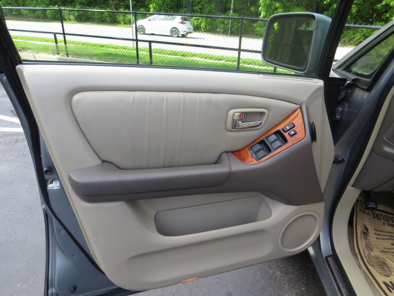Lexus RX 300 4dr SUV 4WD 2002