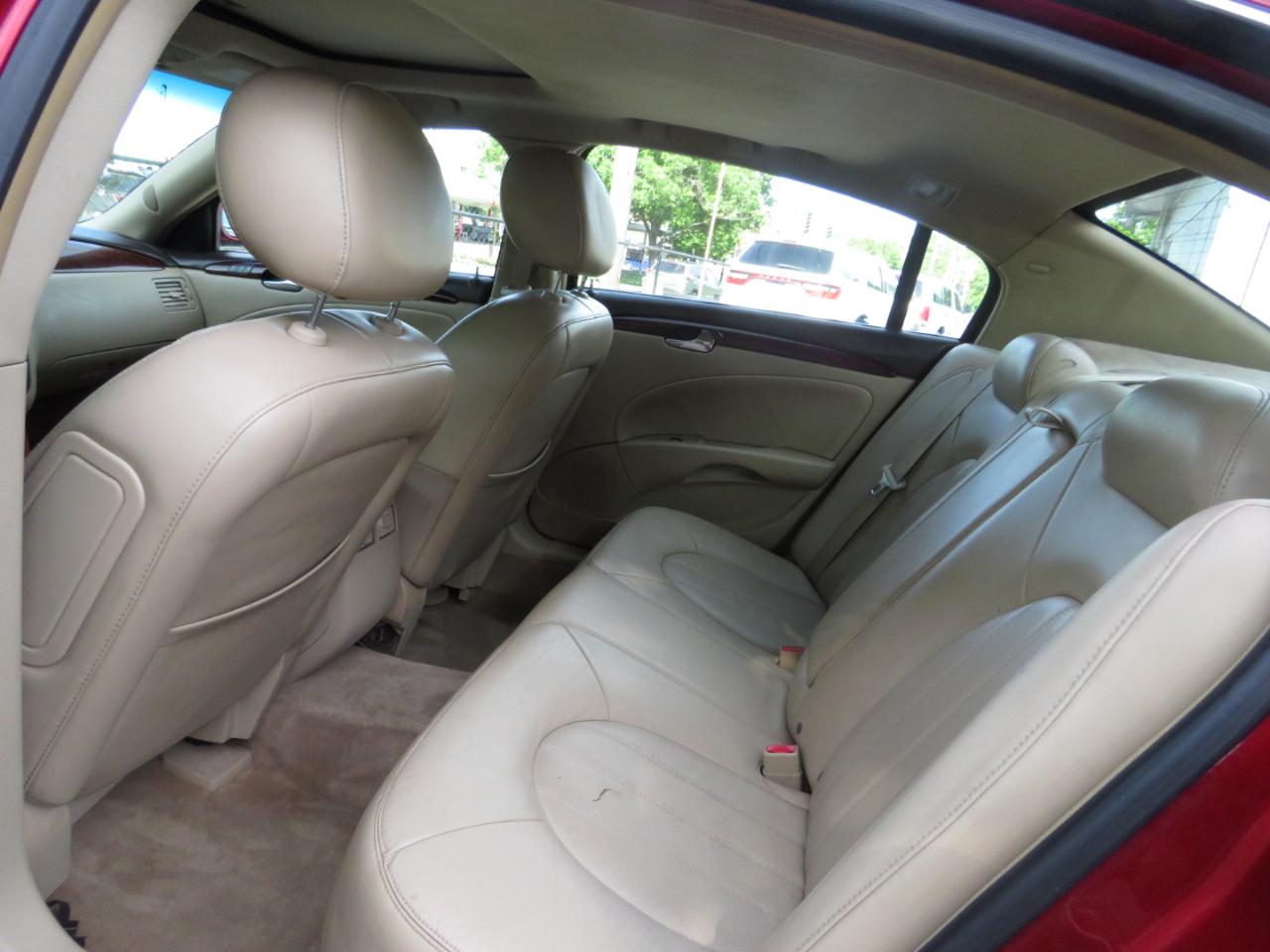 Buick Lucerne 4dr Sdn CXL-4 2009