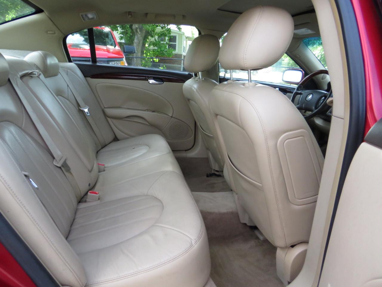 Buick Lucerne 4dr Sdn CXL-4 2009