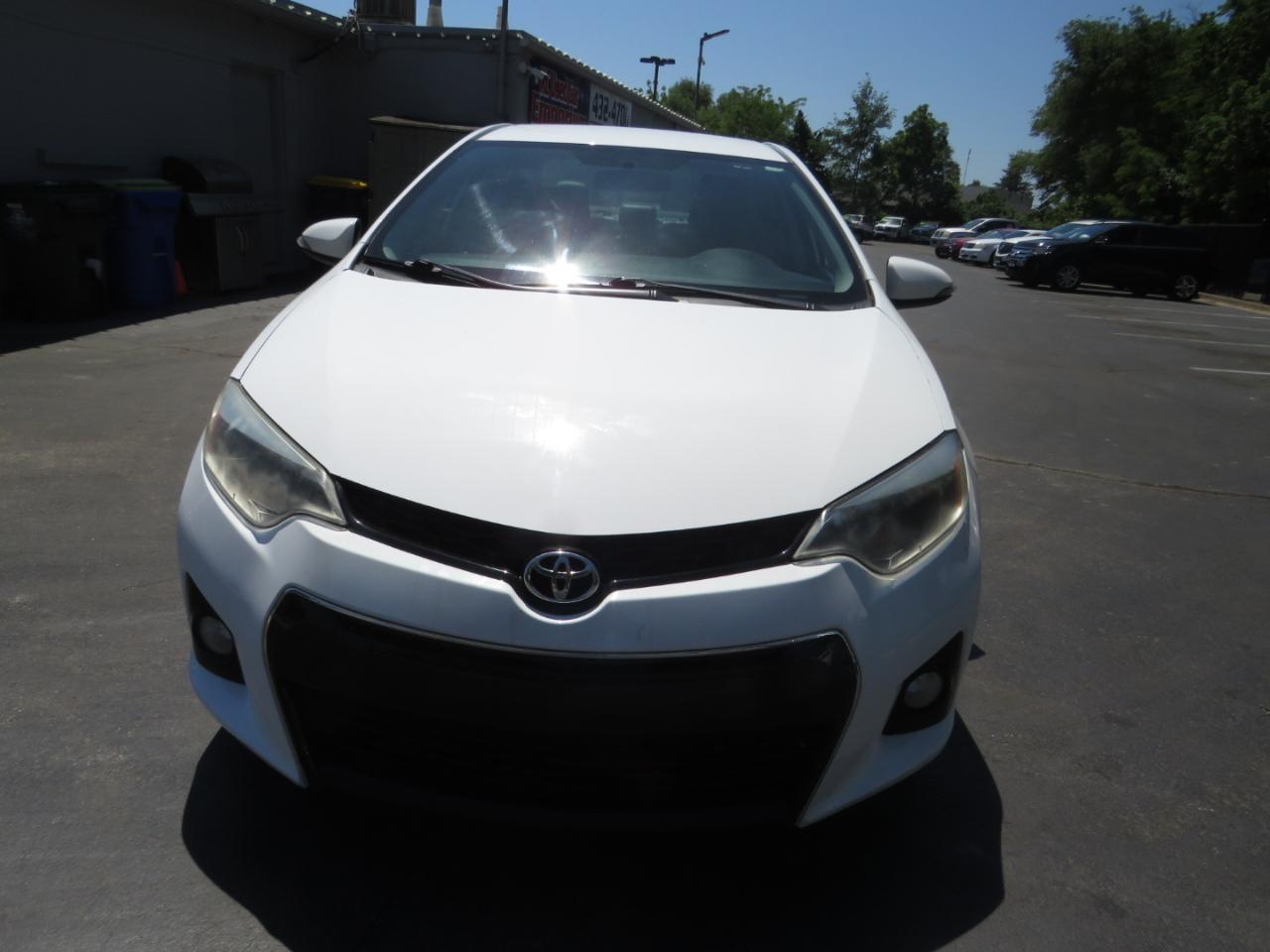 Toyota Corolla 4dr Sdn CVT LE Premium (Natl) 2015
