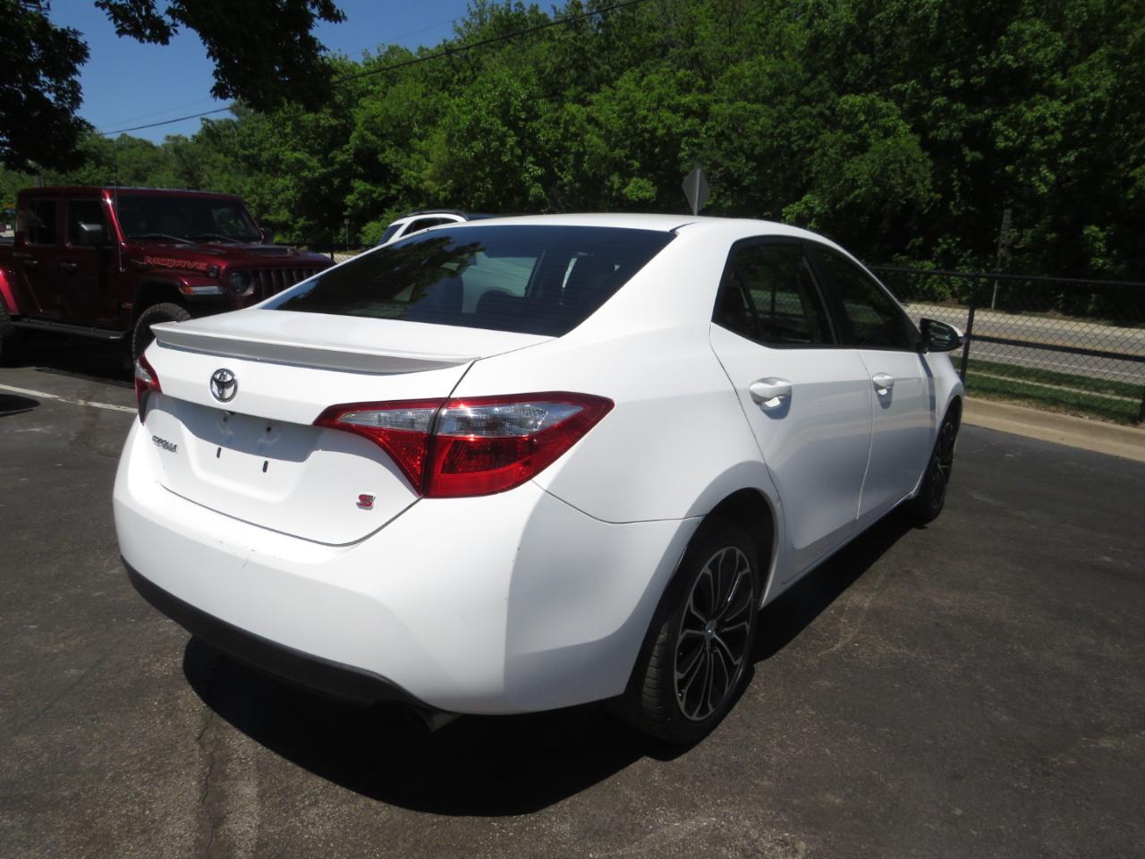 Toyota Corolla 4dr Sdn CVT LE Premium (Natl) 2015