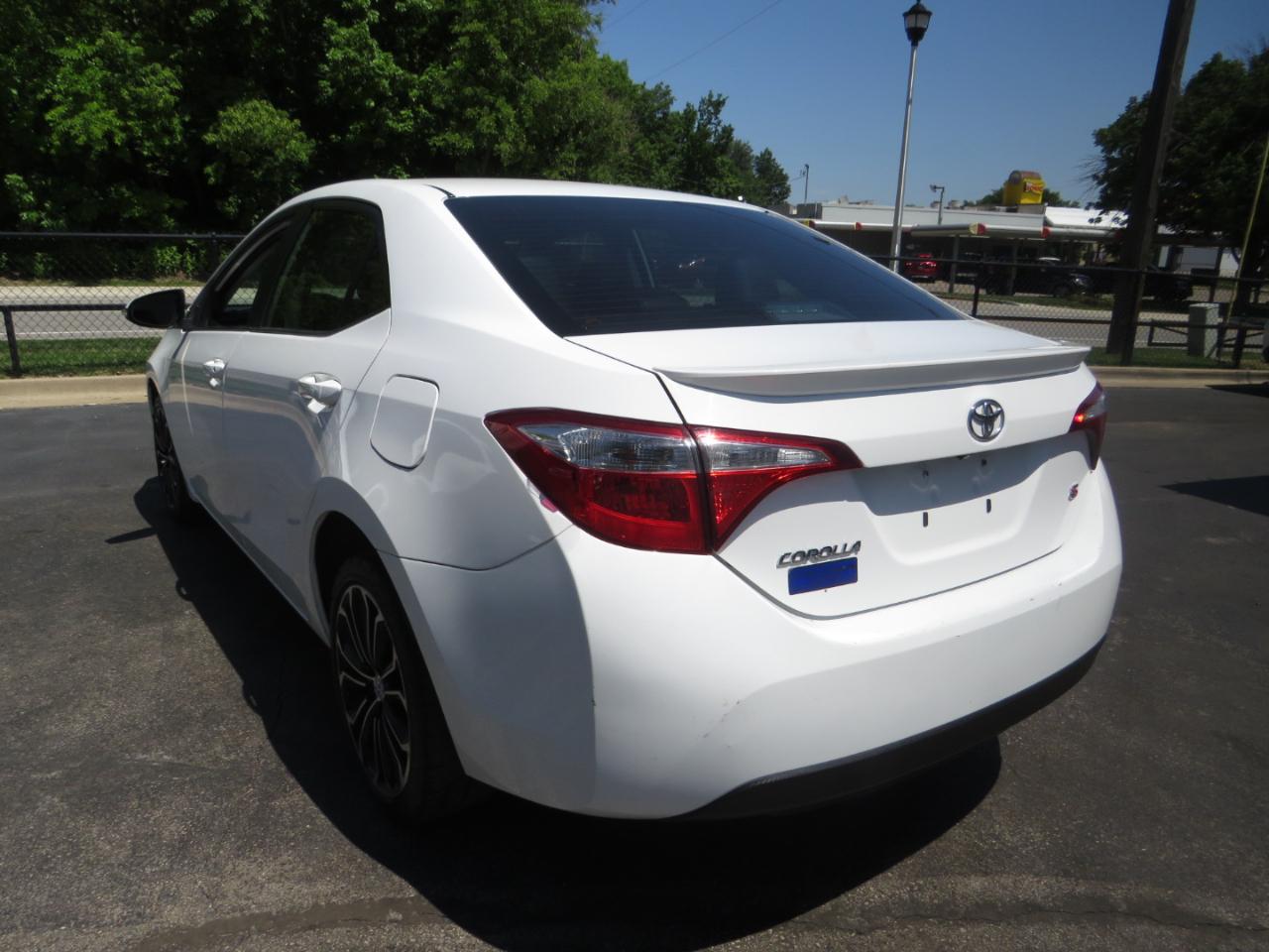 Toyota Corolla 4dr Sdn CVT LE Premium (Natl) 2015