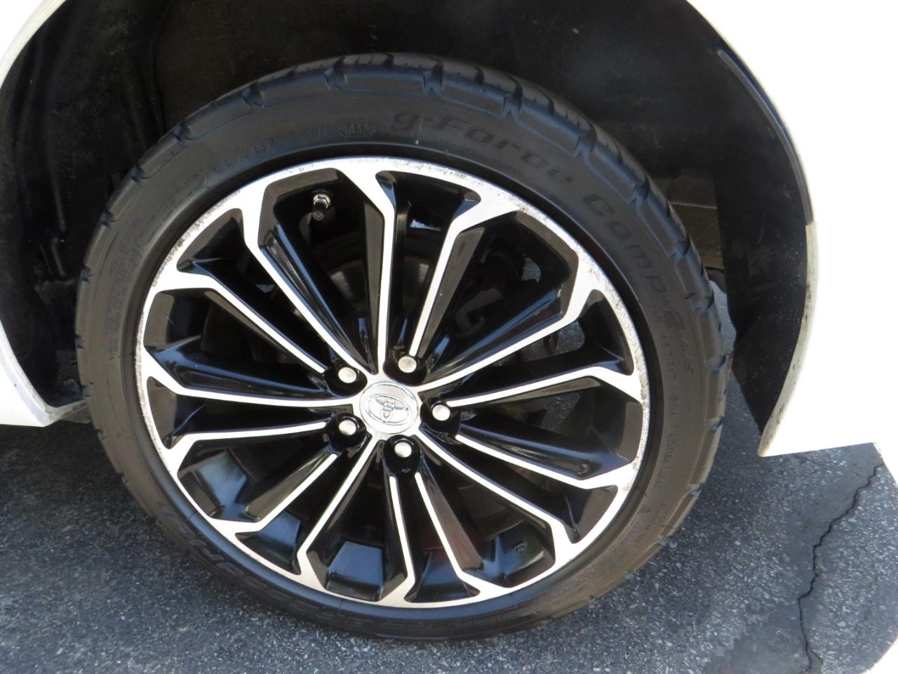 Toyota Corolla 4dr Sdn CVT LE Premium (Natl) 2015