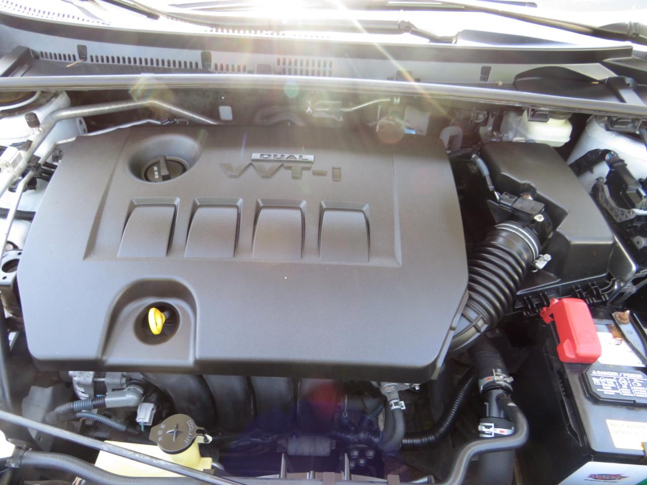 Toyota Corolla 4dr Sdn CVT LE Premium (Natl) 2015