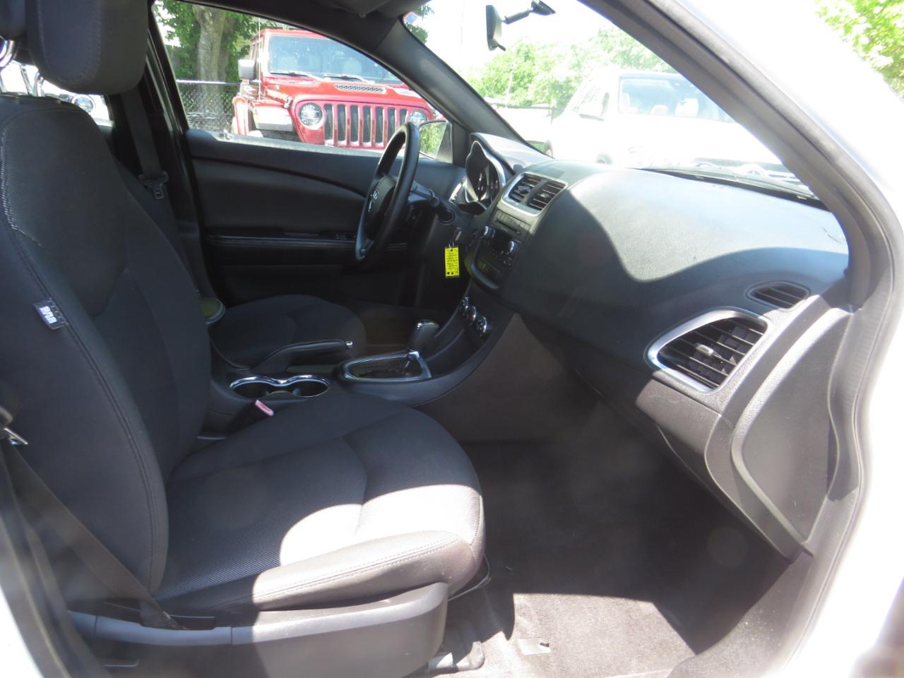 Dodge Avenger 4dr Sdn SE 2014