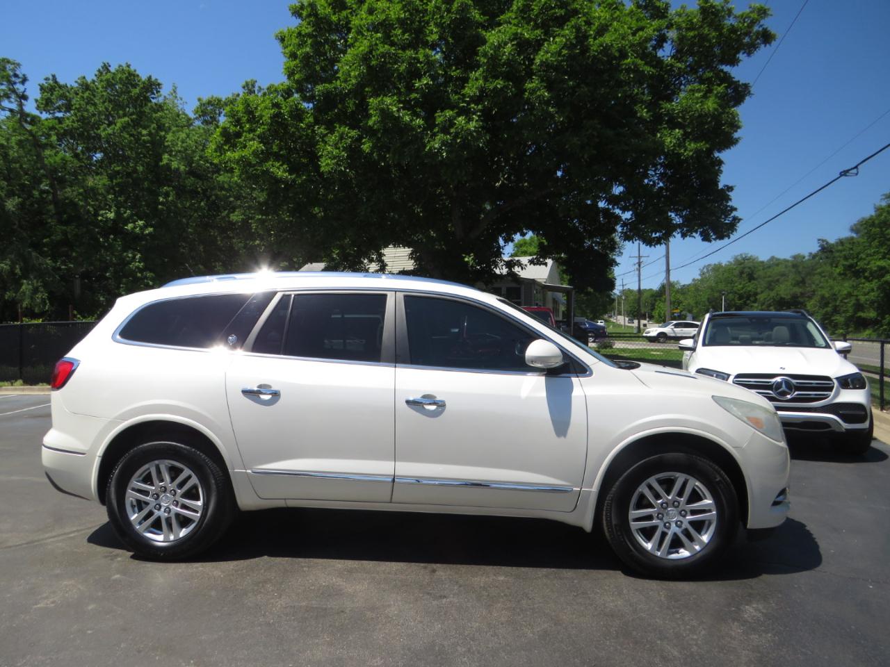 Buick Enclave FWD 4dr Convenience 2015