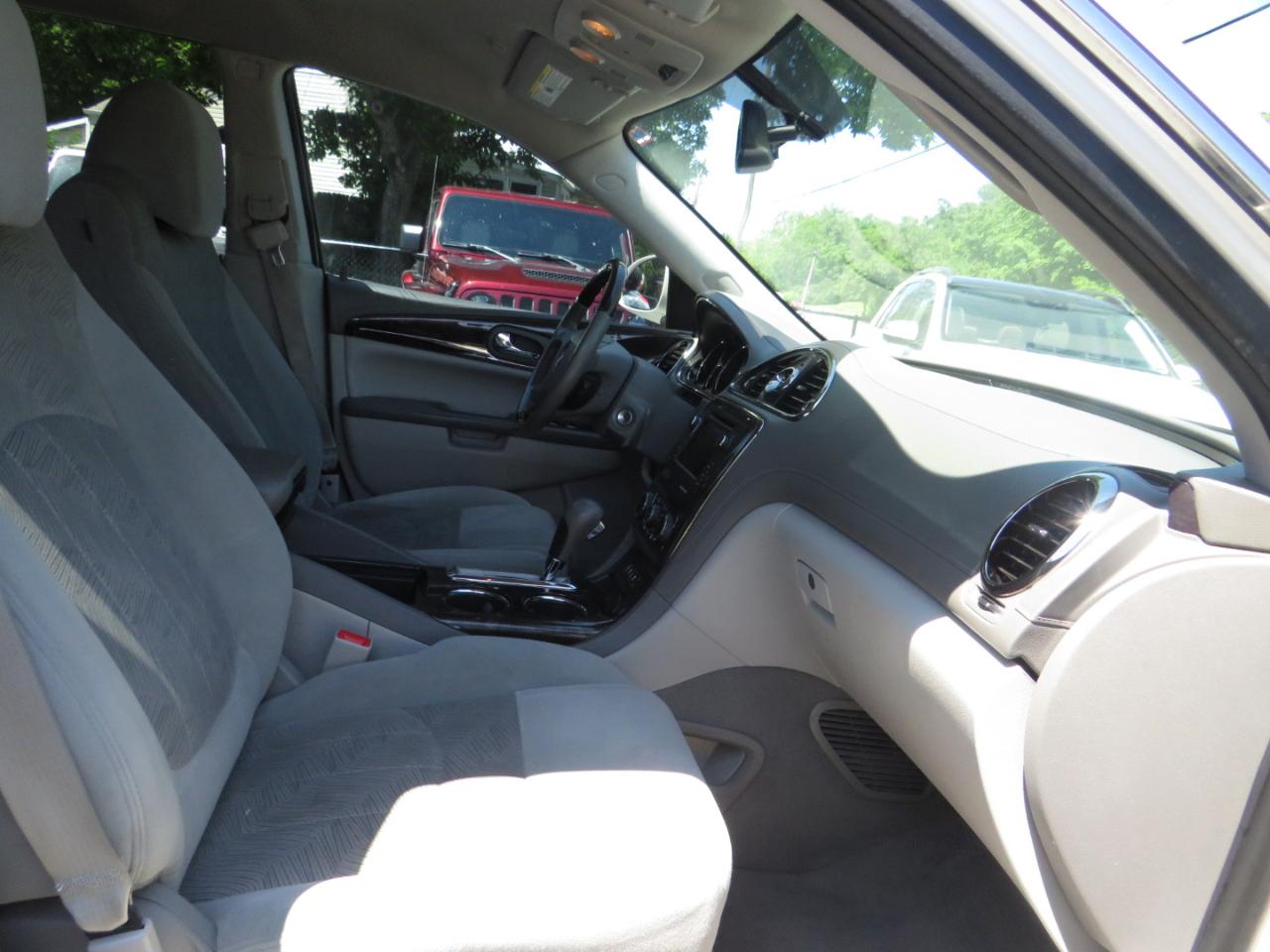 Buick Enclave FWD 4dr Convenience 2015