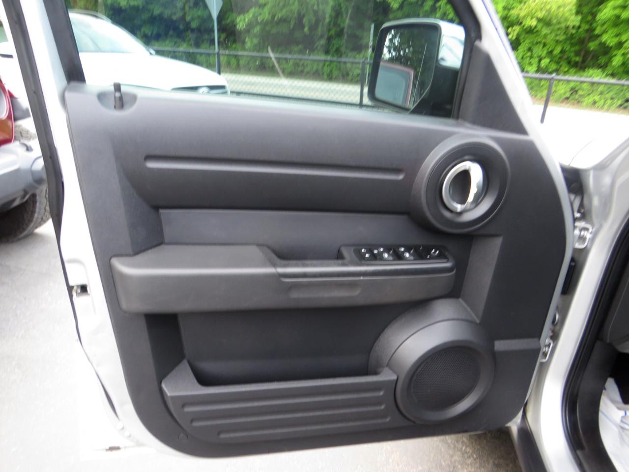 Dodge Nitro 2WD 4dr SE 2011