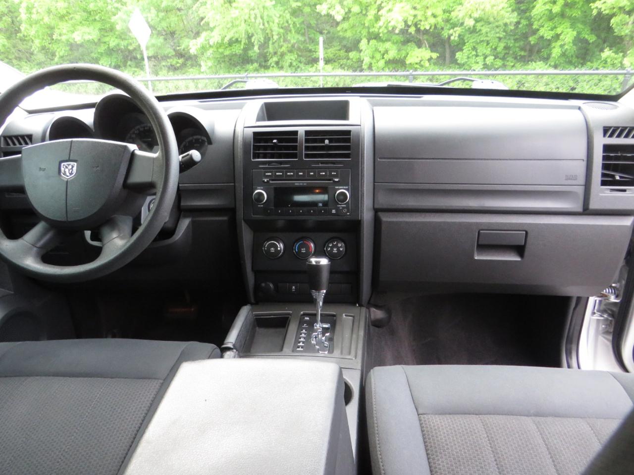 Dodge Nitro 2WD 4dr SE 2011