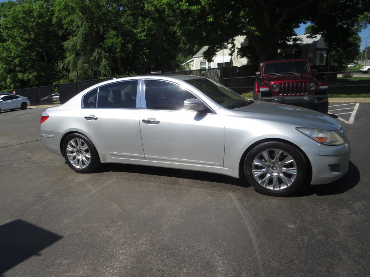 Hyundai Genesis 4dr Sdn 3.8L V6 2009