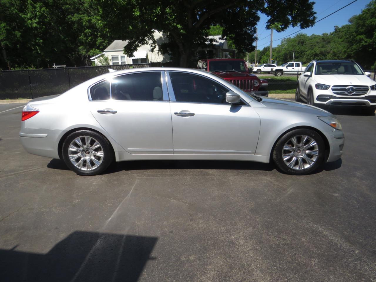 Hyundai Genesis 4dr Sdn 3.8L V6 2009