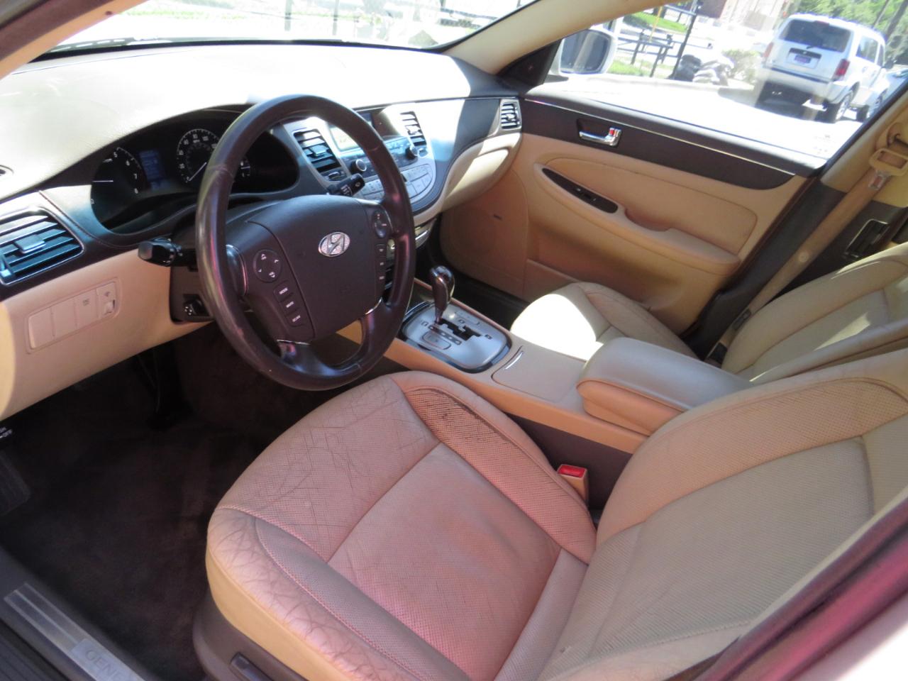 Hyundai Genesis 4dr Sdn 3.8L V6 2009