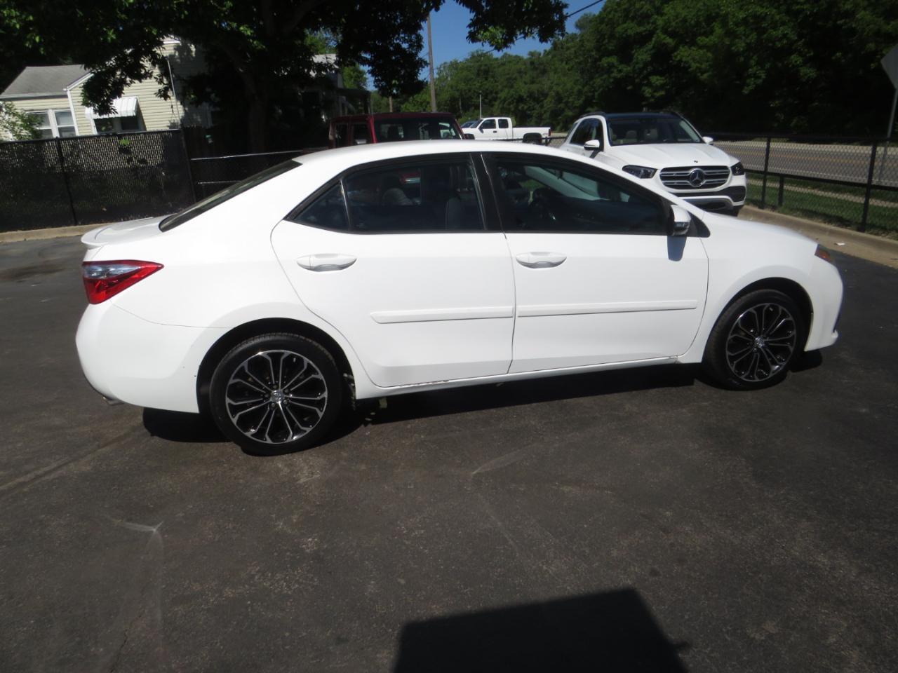 Toyota Corolla 4dr Sdn CVT LE Premium (Natl) 2014