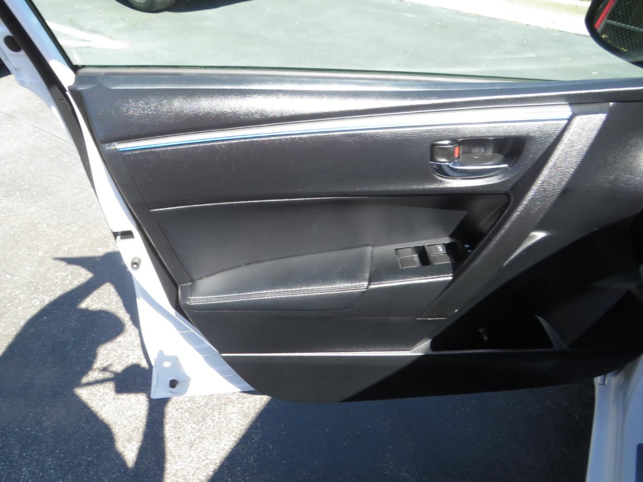 Toyota Corolla 4dr Sdn CVT LE Premium (Natl) 2014