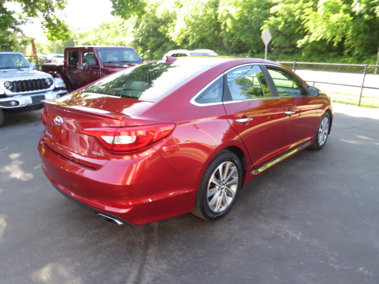 Hyundai Sonata 4dr Sdn 2.4L Sport 2015