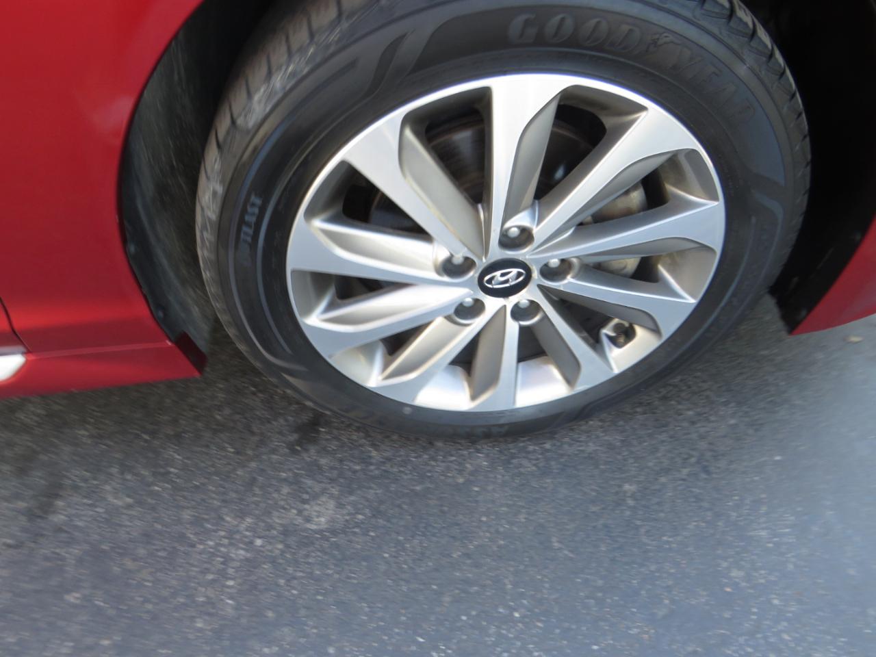 Hyundai Sonata 4dr Sdn 2.4L Sport 2015