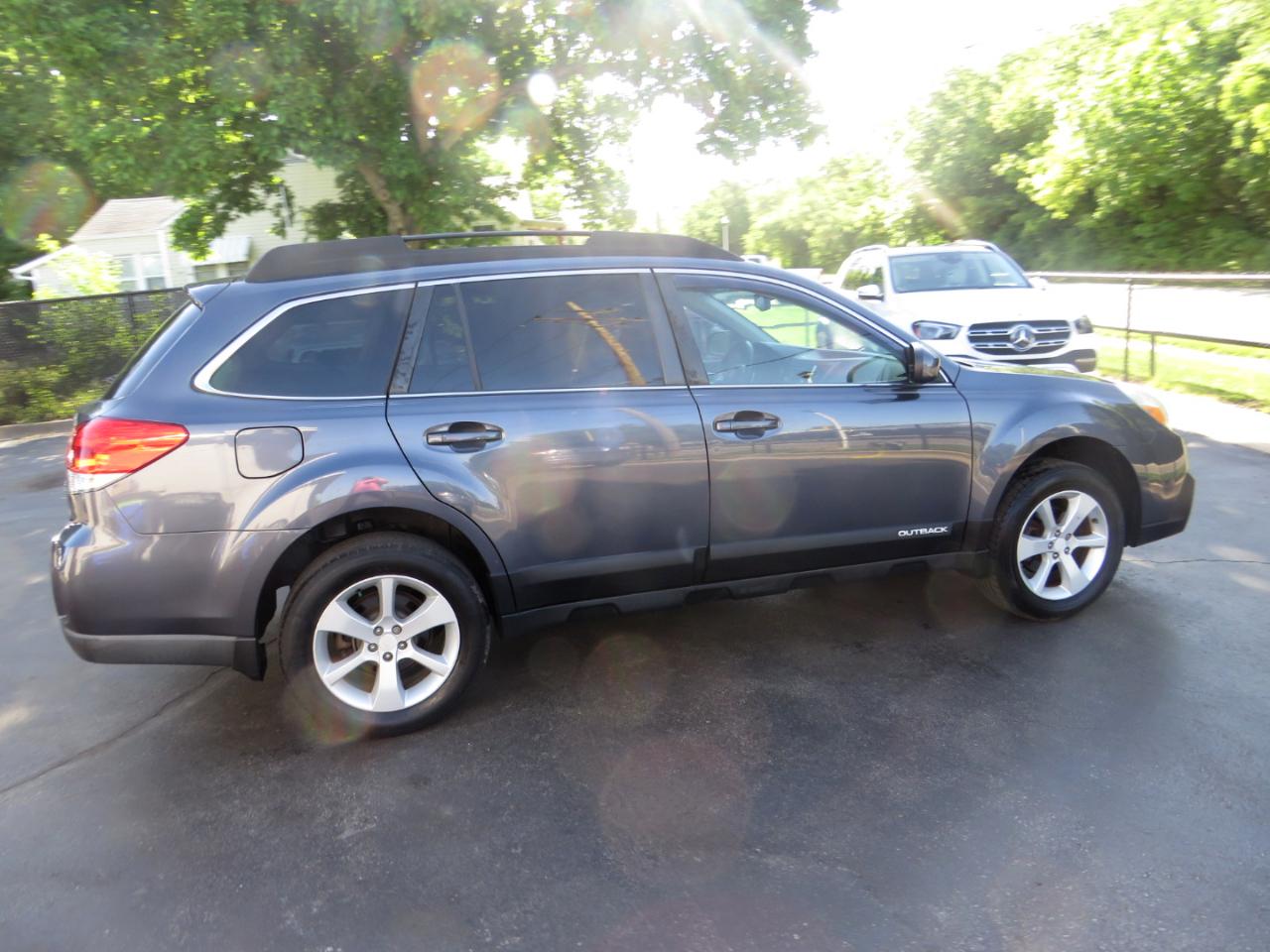 Subaru Outback 4dr Wgn H4 Auto 2.5i Premium 2014