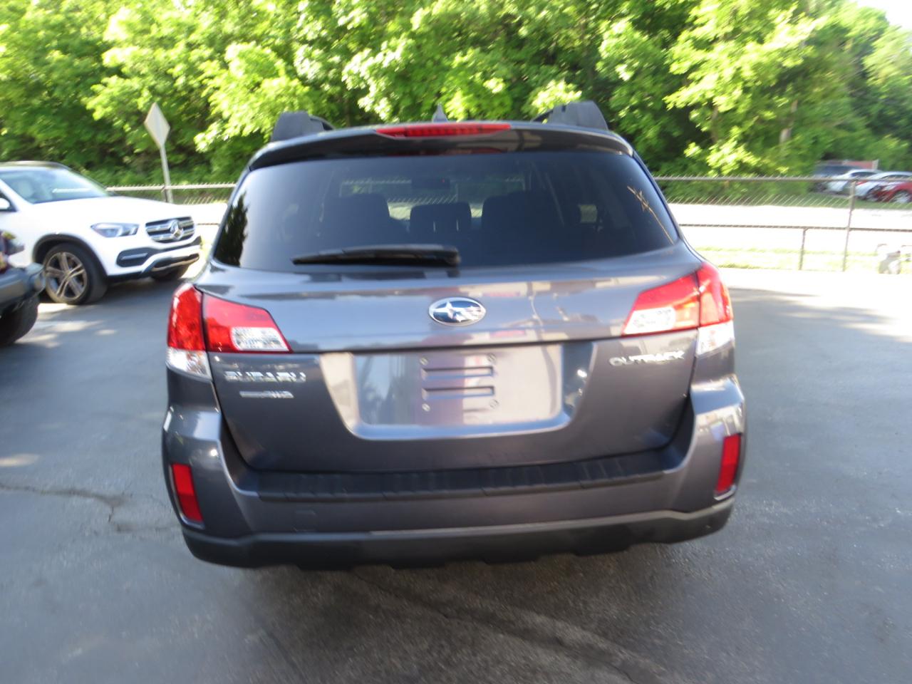Subaru Outback 4dr Wgn H4 Auto 2.5i Premium 2014
