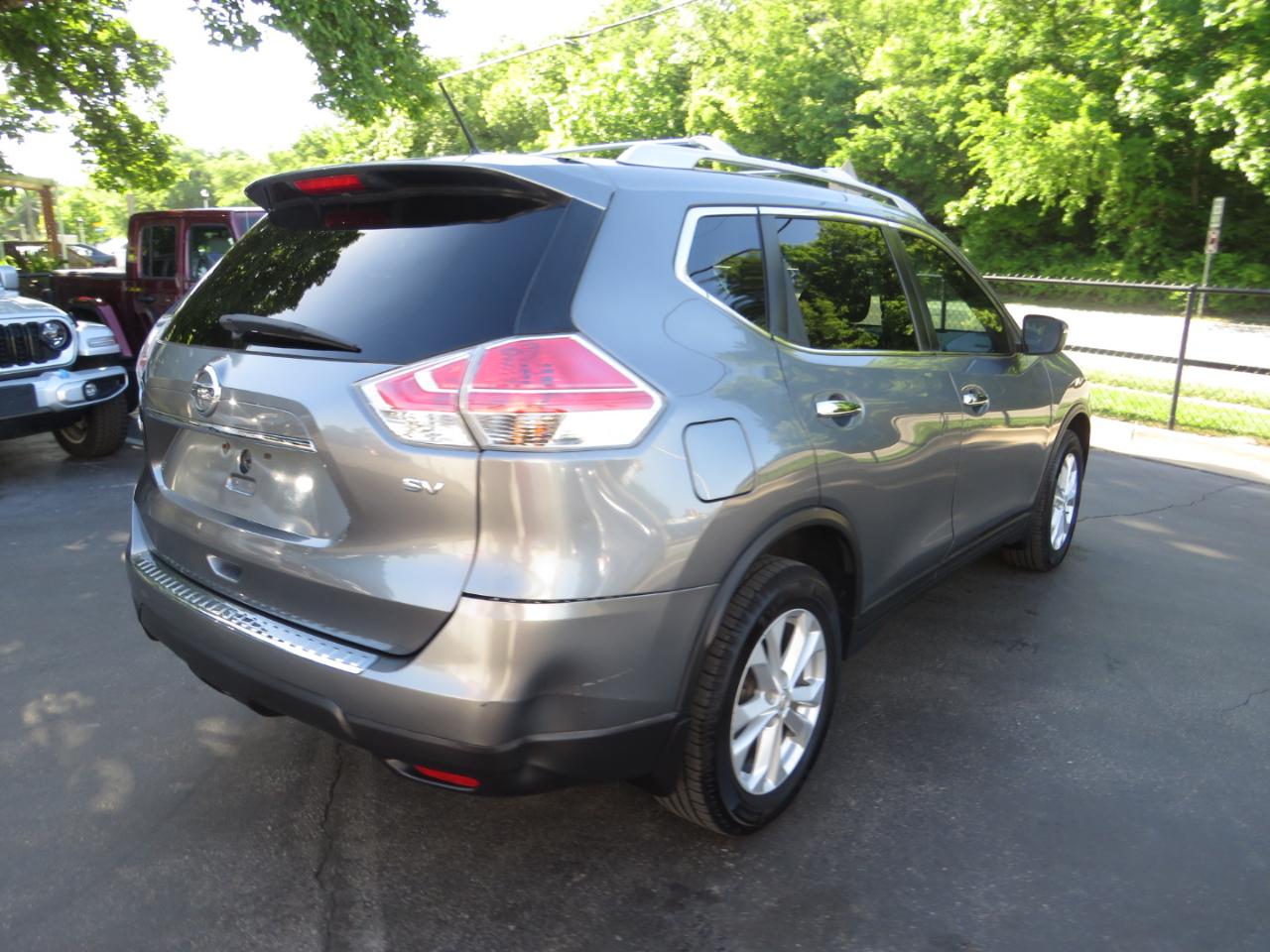 Nissan Rogue FWD 4dr SV 2015