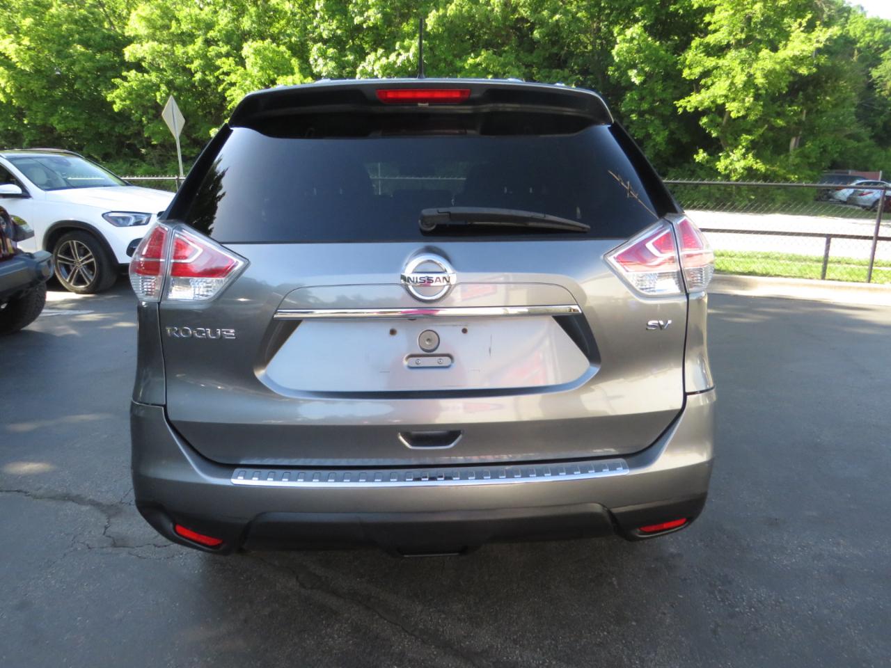 Nissan Rogue FWD 4dr SV 2015