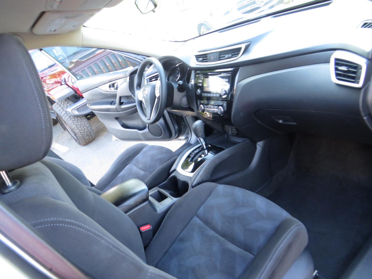 Nissan Rogue FWD 4dr SV 2015