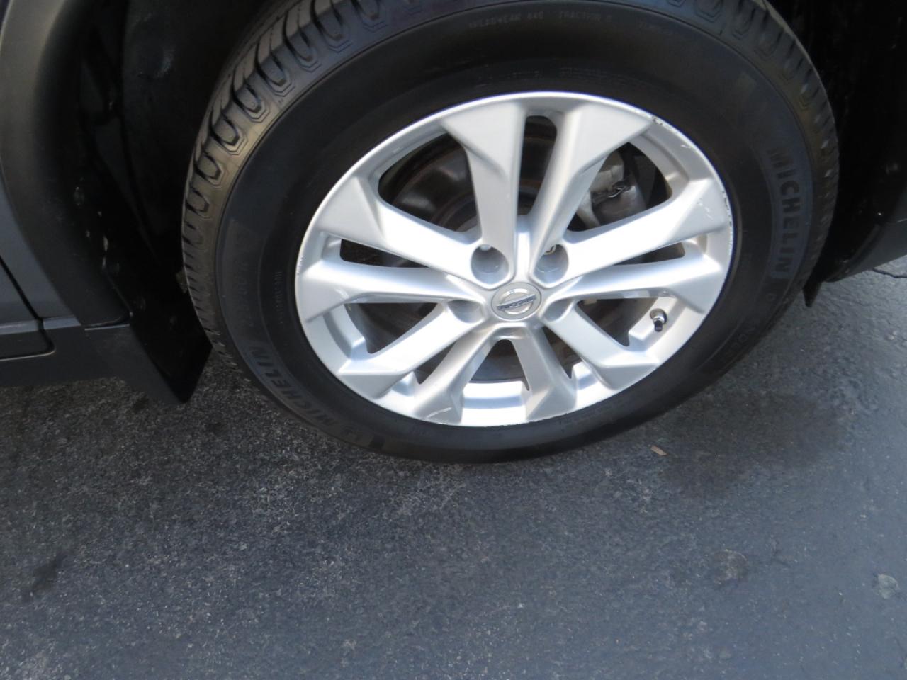 Nissan Rogue FWD 4dr SV 2015