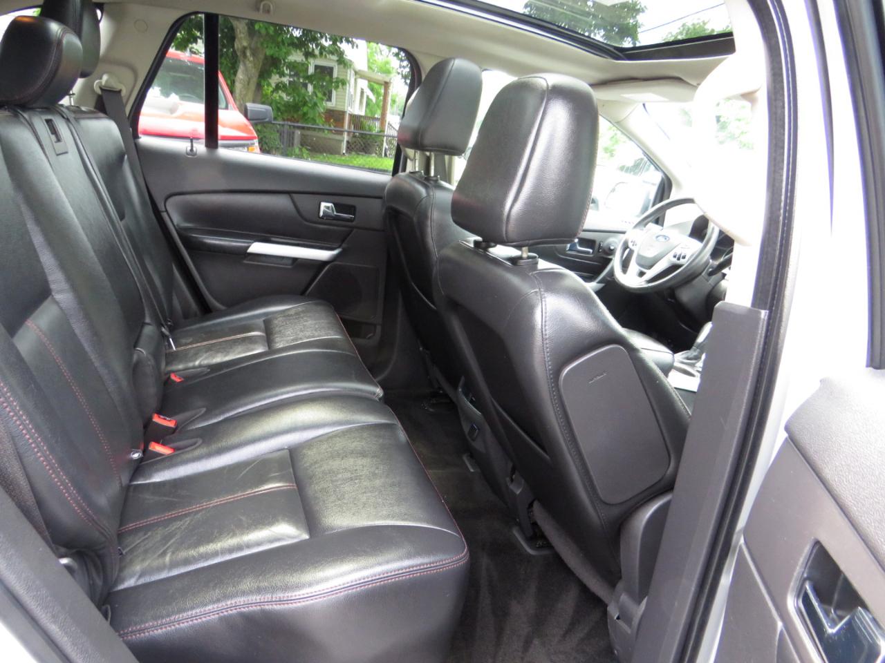 Ford Edge 4dr SEL FWD 2011