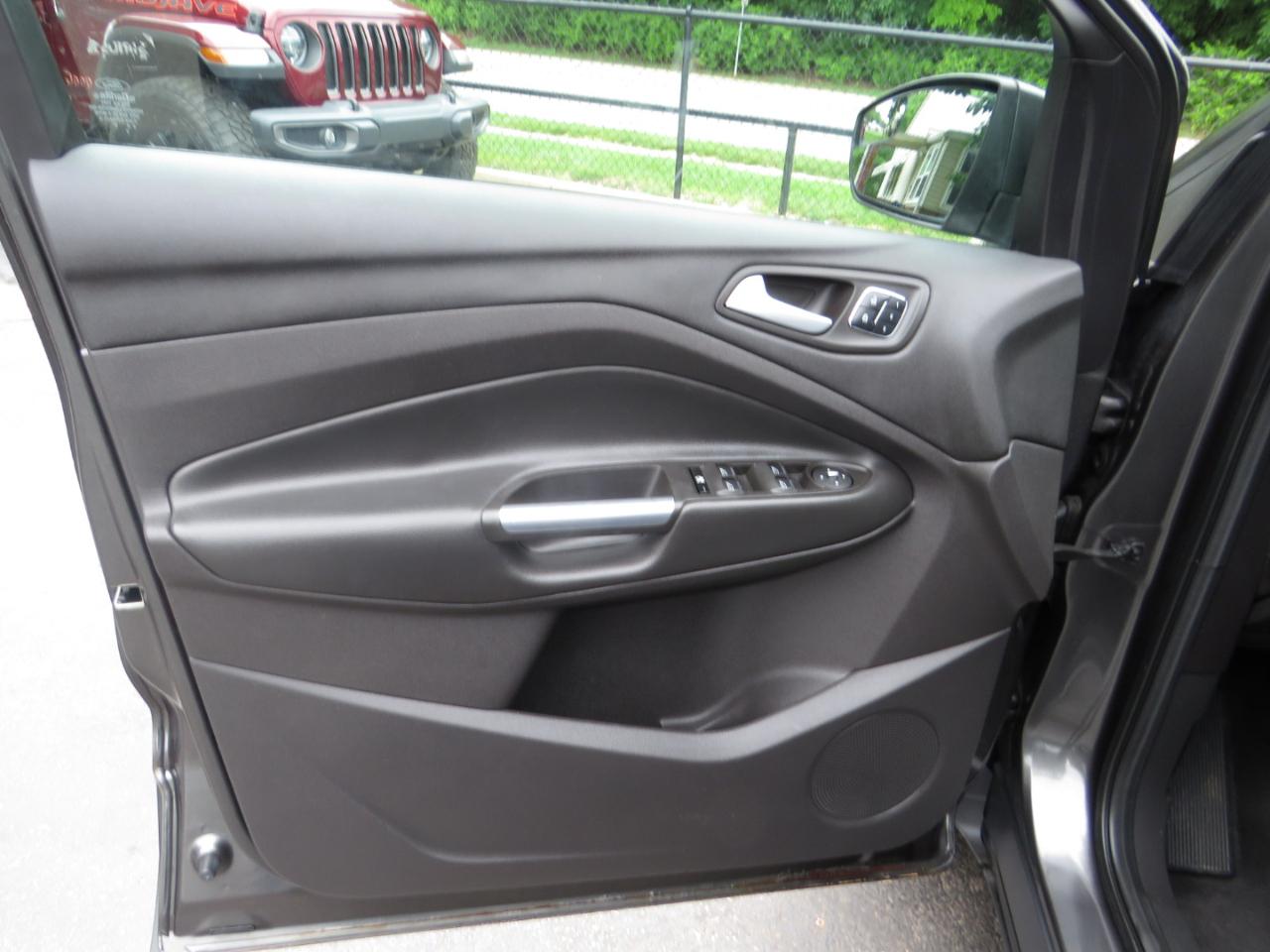 Ford Escape FWD 4dr Titanium 2015