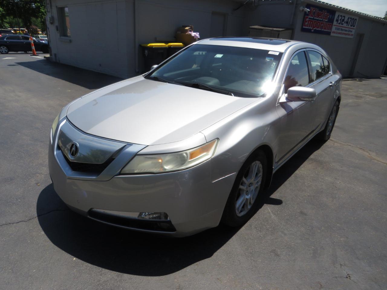 Acura TL 4dr Sdn 2WD 2010