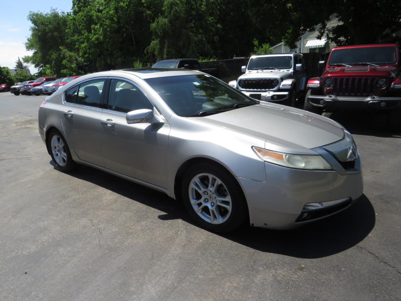 Acura TL 4dr Sdn 2WD 2010