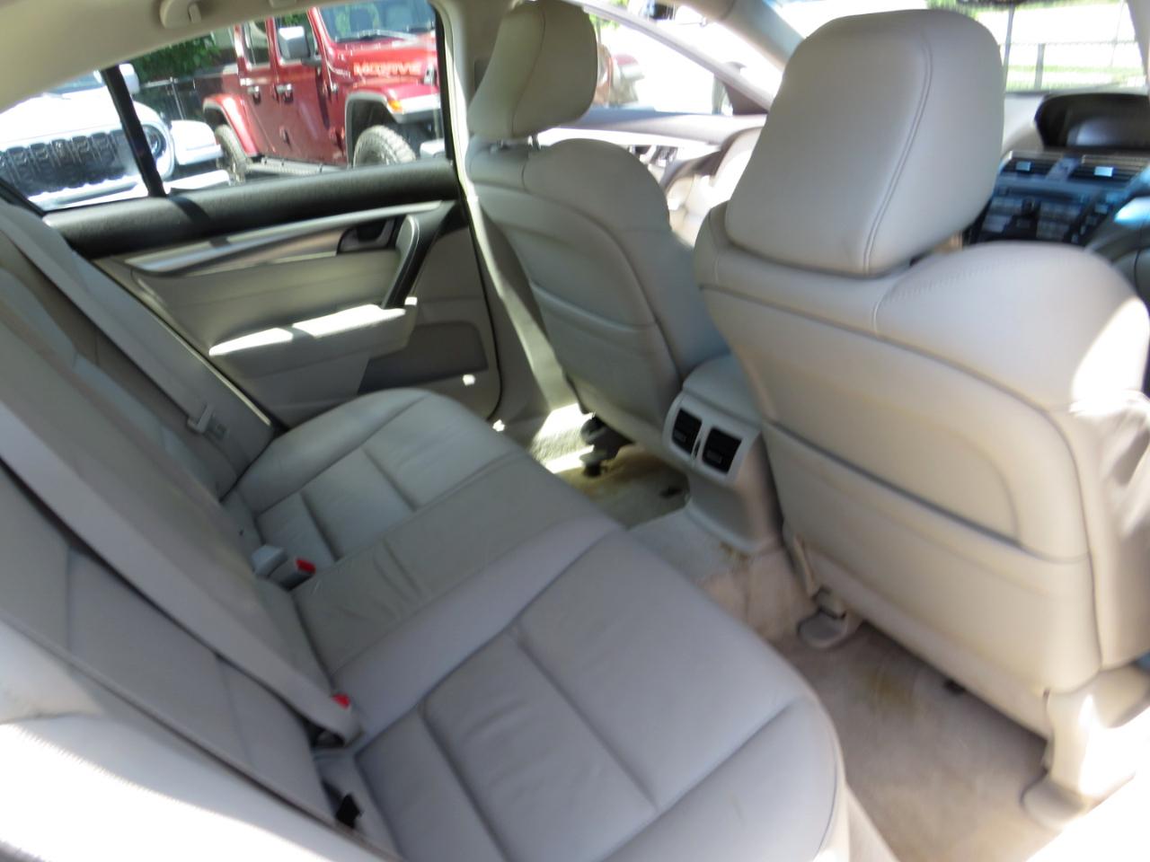 Acura TL 4dr Sdn 2WD 2010