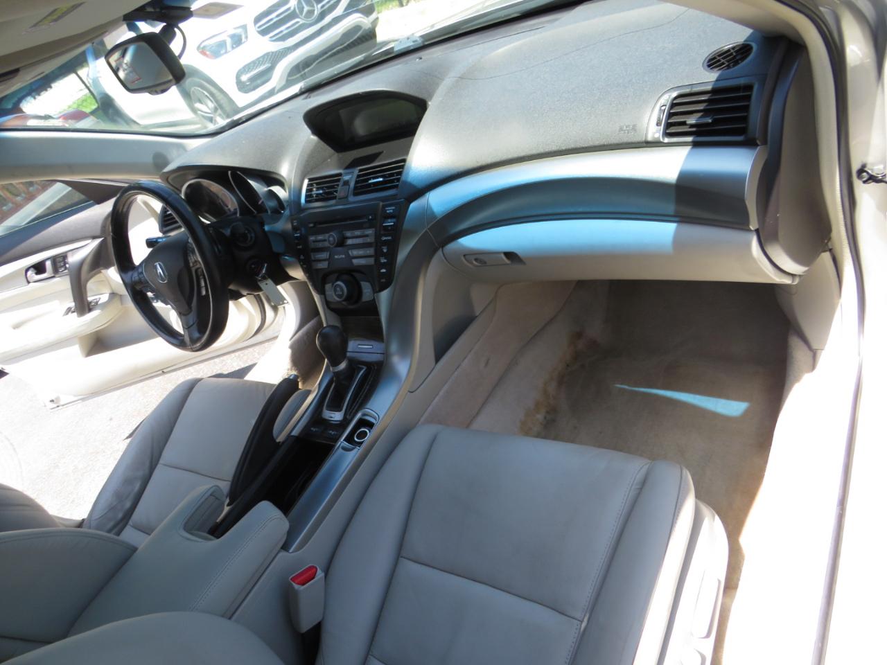 Acura TL 4dr Sdn 2WD 2010