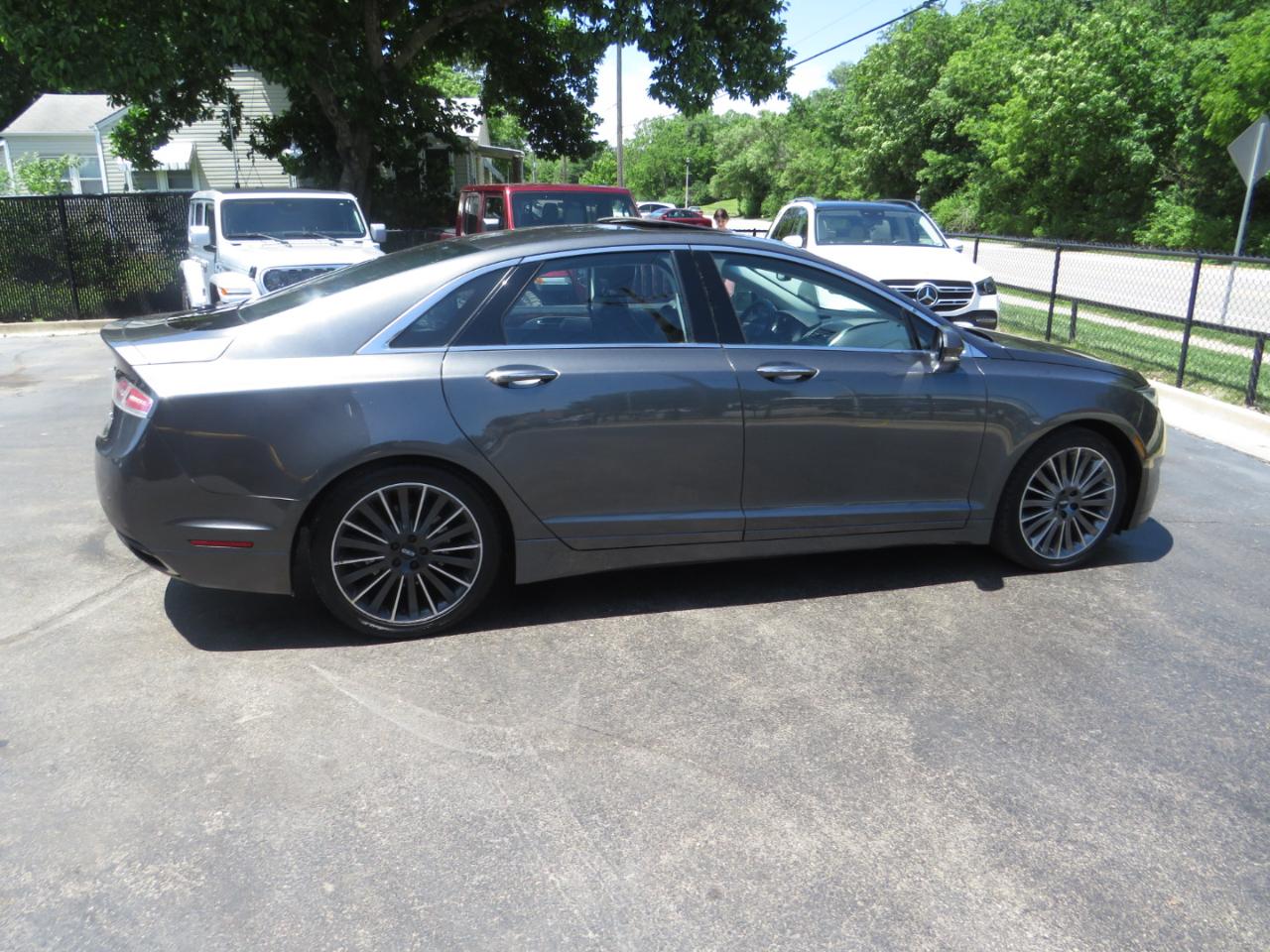 Lincoln MKZ 4dr Sdn FWD 2016