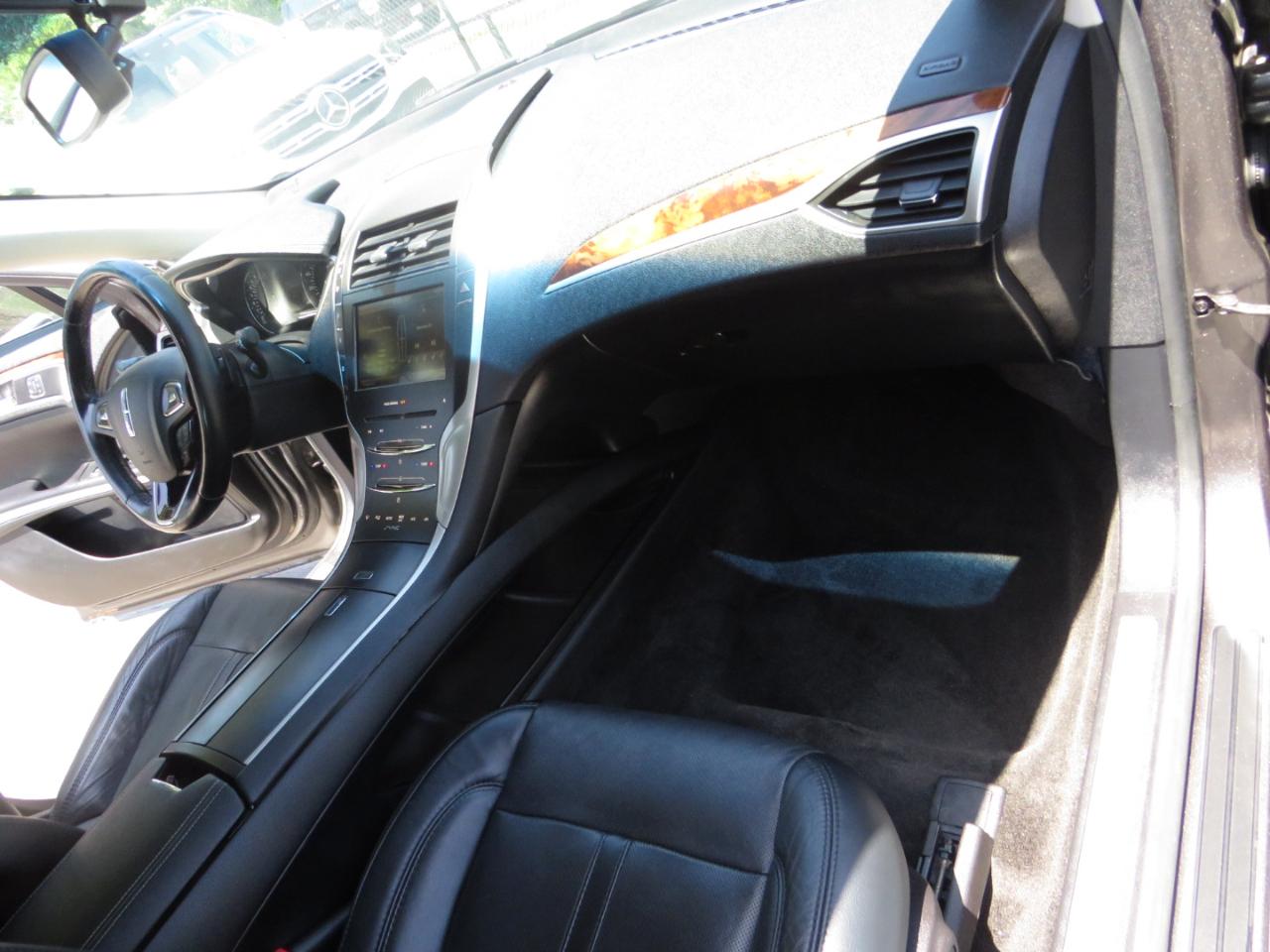 Lincoln MKZ 4dr Sdn FWD 2016