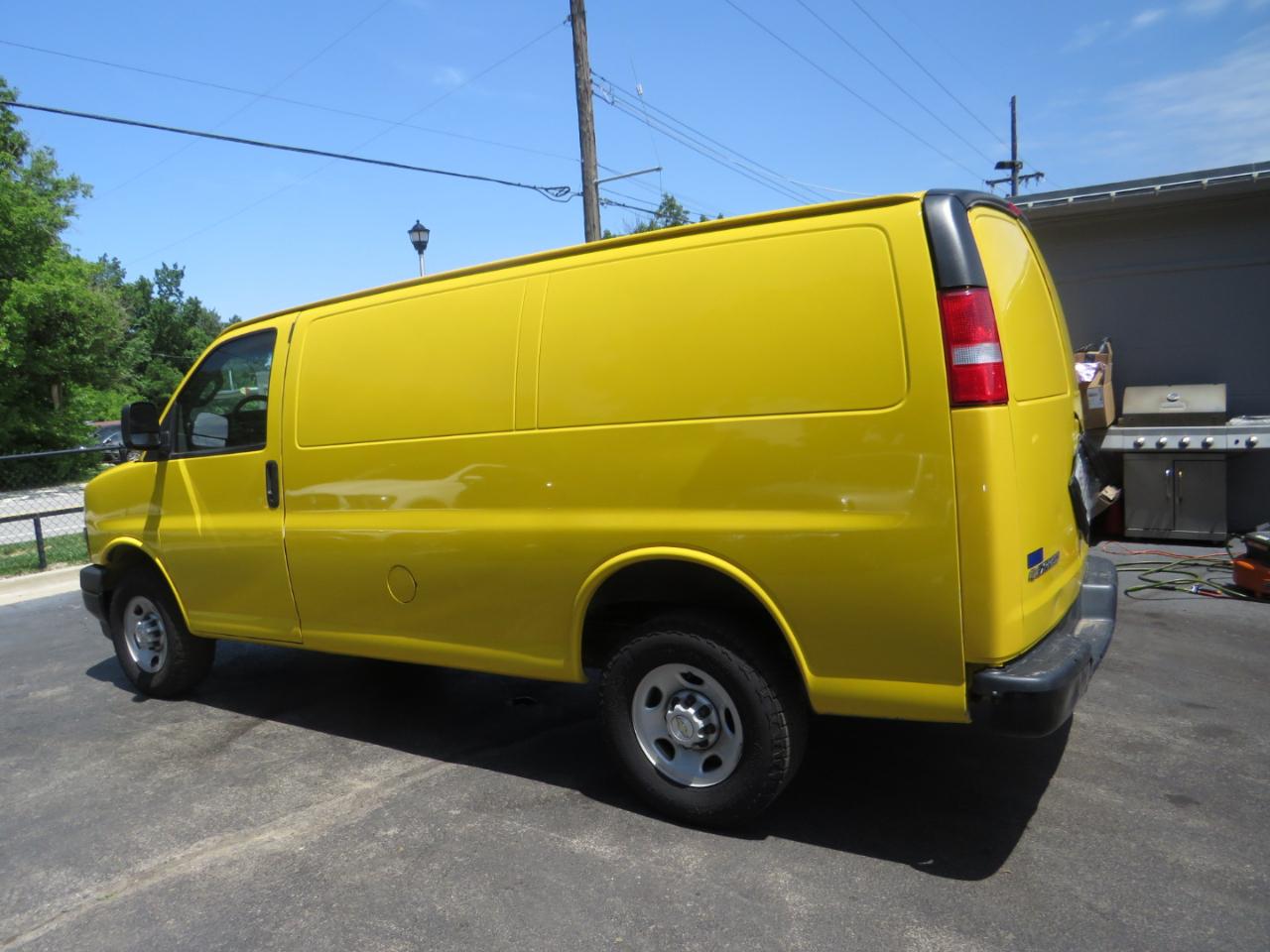 Chevrolet Express Cargo Van RWD 2500 135" 2021