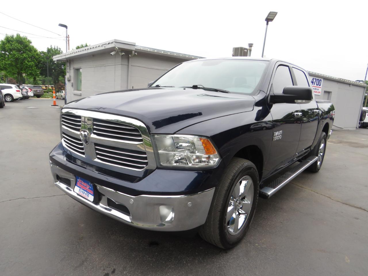 RAM 1500 Big Horn 4x4 Crew Cab 5'7" Box 2017
