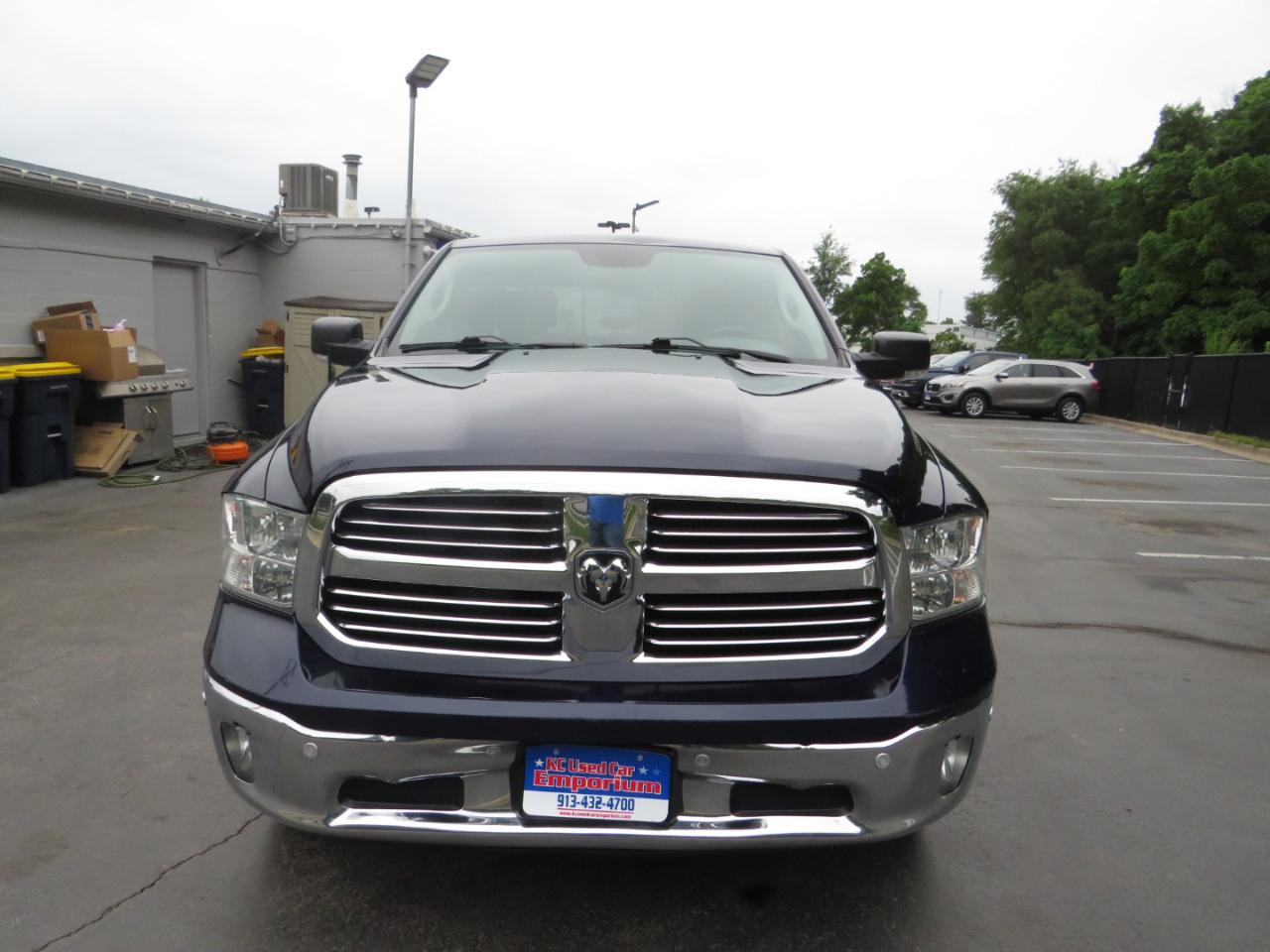 RAM 1500 Big Horn 4x4 Crew Cab 5'7" Box 2017