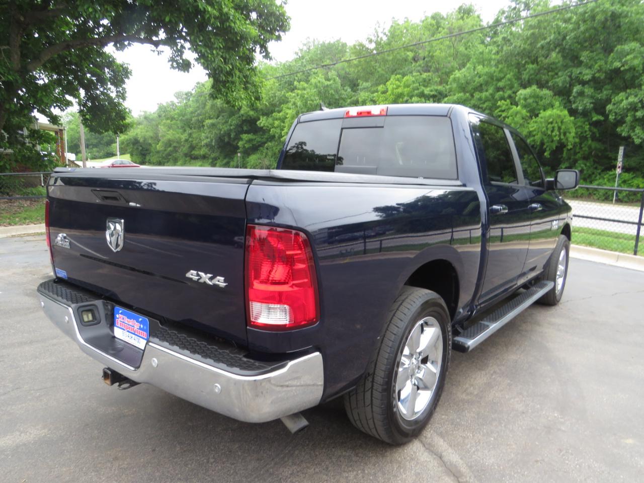 RAM 1500 Big Horn 4x4 Crew Cab 5'7" Box 2017