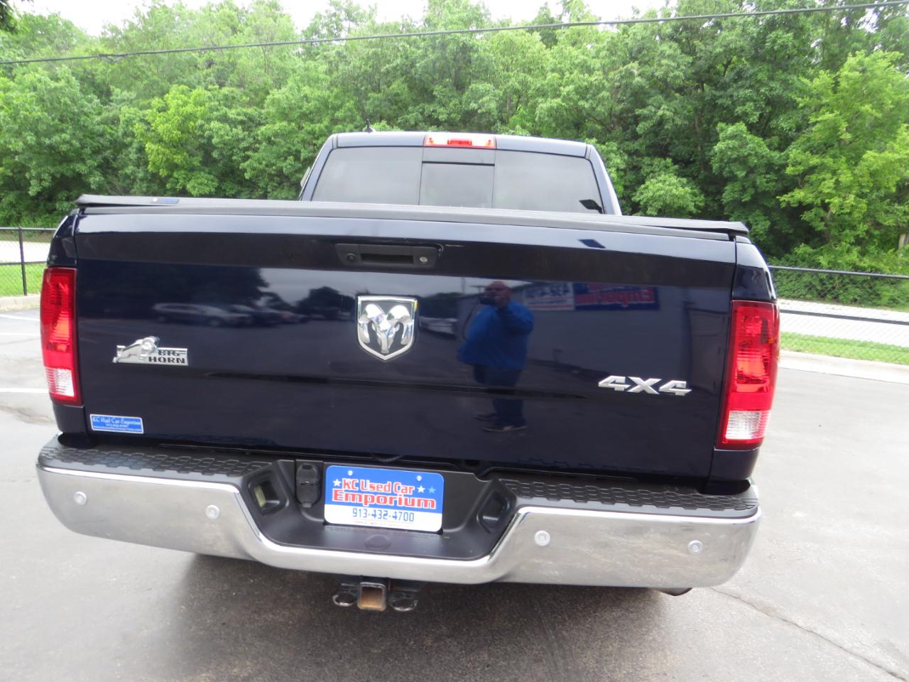 RAM 1500 Big Horn 4x4 Crew Cab 5'7" Box 2017