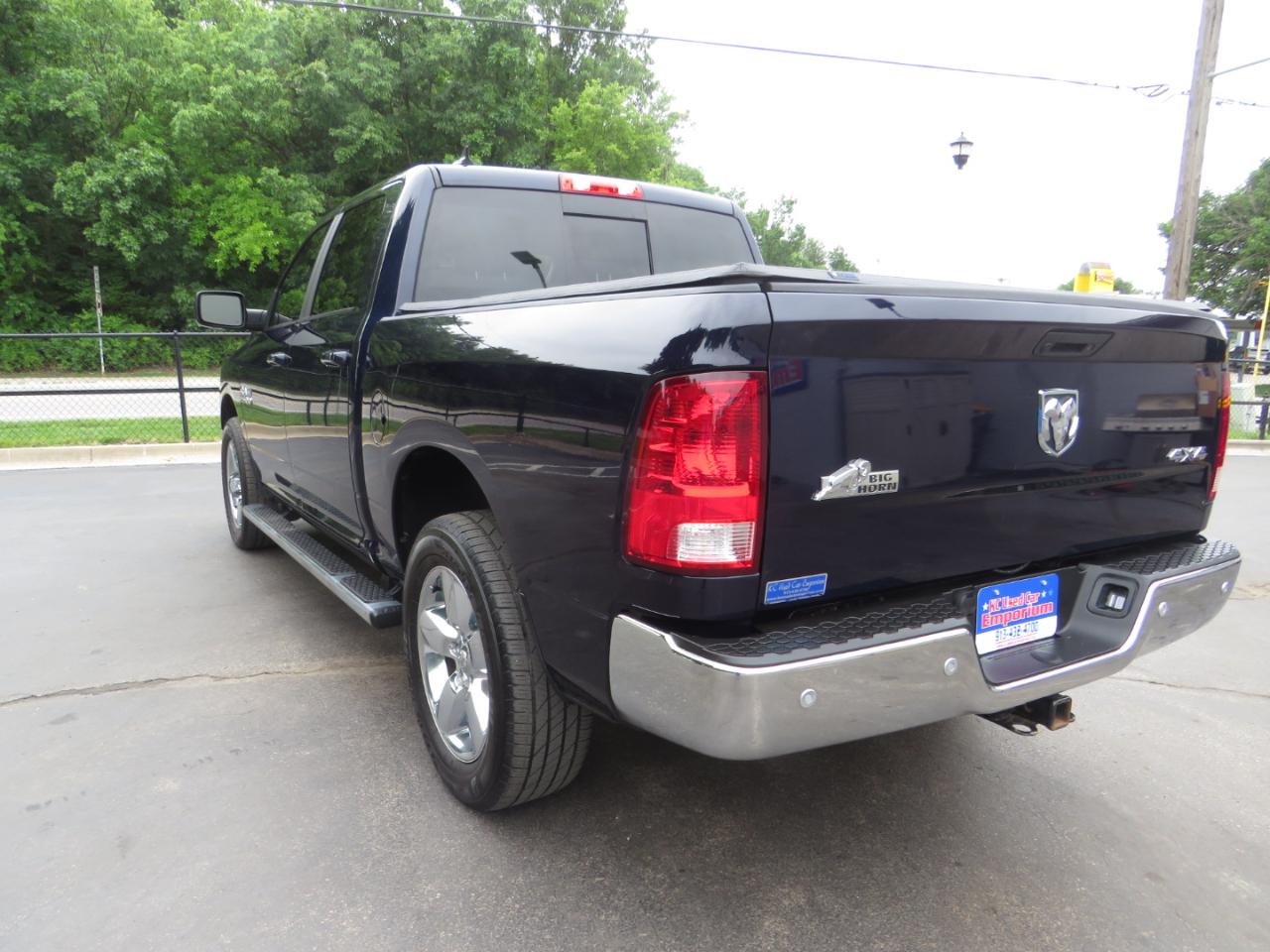 RAM 1500 Big Horn 4x4 Crew Cab 5'7" Box 2017