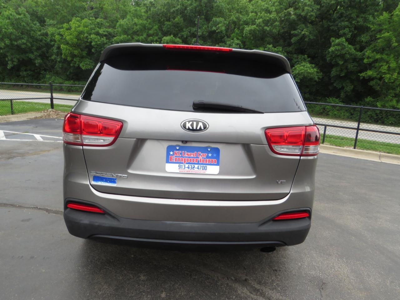 Kia Sorento AWD 4dr 3.3L LX 2016