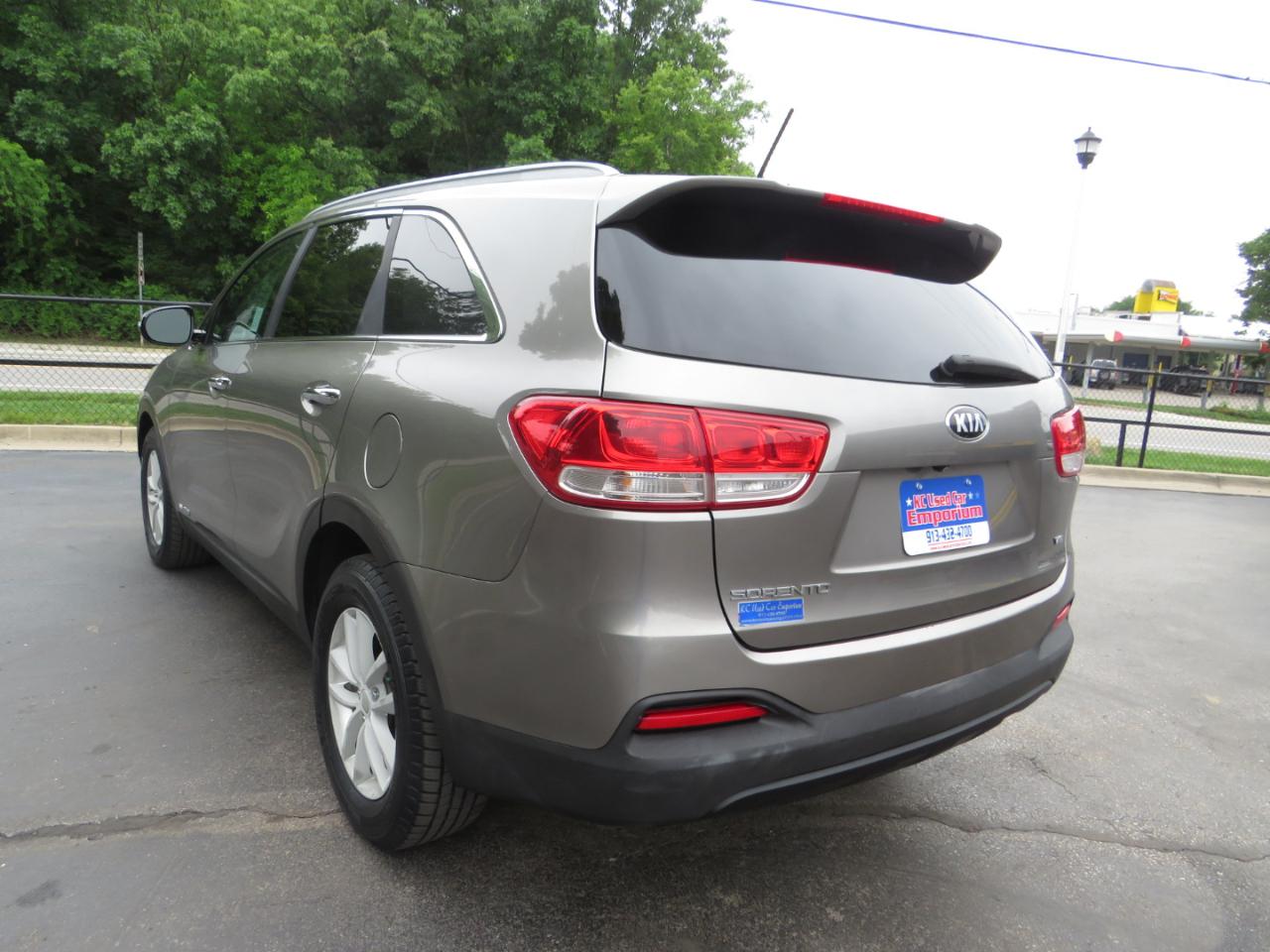 Kia Sorento AWD 4dr 3.3L LX 2016