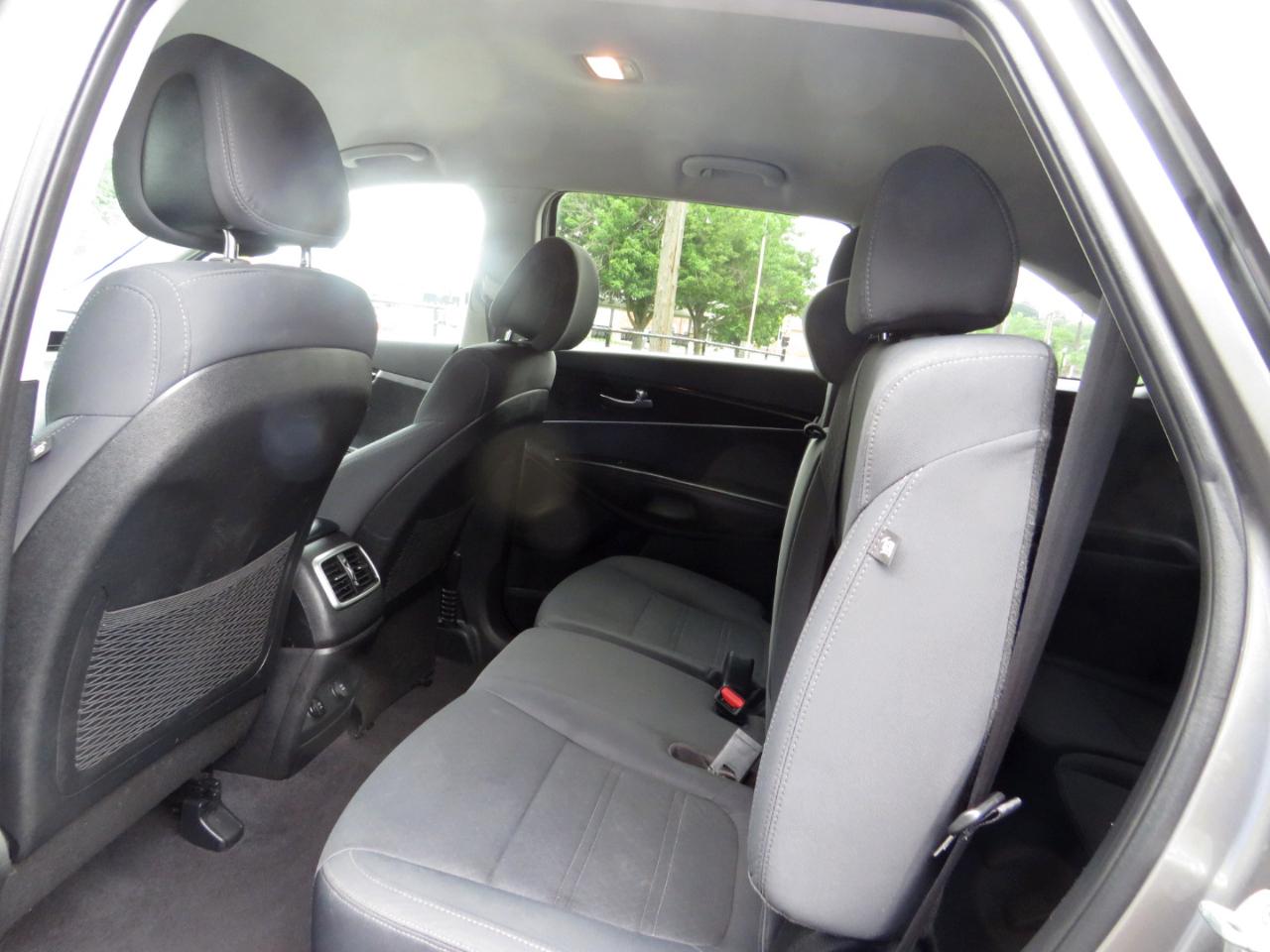 Kia Sorento AWD 4dr 3.3L LX 2016