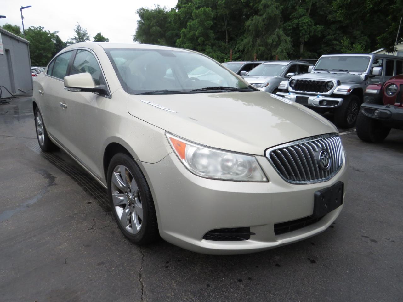 Buick LaCrosse 4dr Sdn CXL FWD 2011