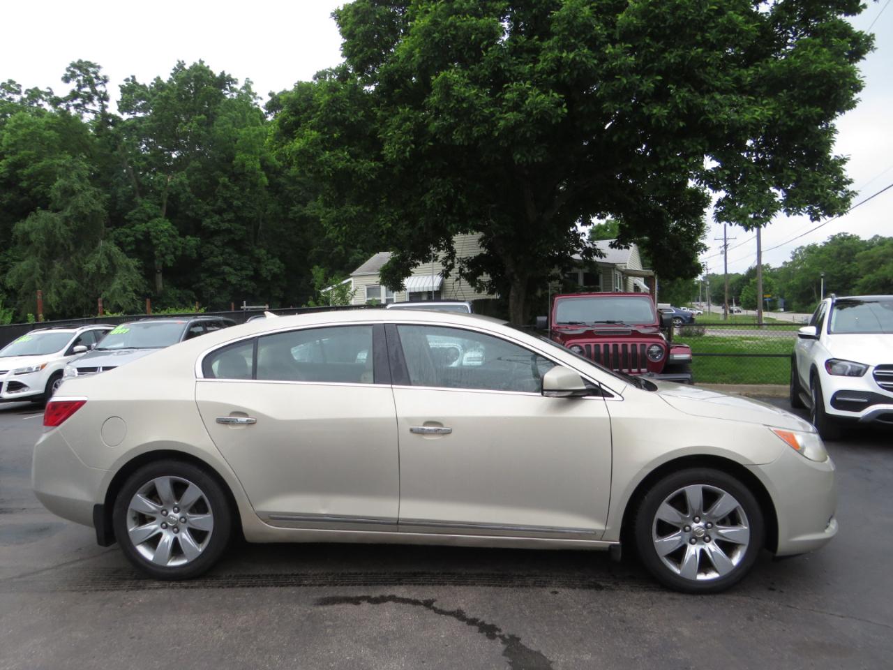 Buick LaCrosse 4dr Sdn CXL FWD 2011