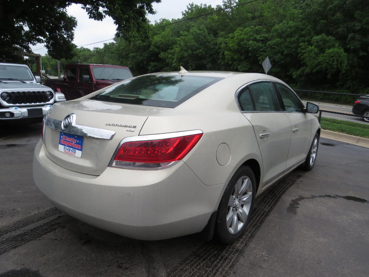 Buick LaCrosse 4dr Sdn CXL FWD 2011